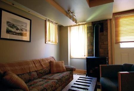 פילד Charlie'S Guesthouse מראה חיצוני תמונה